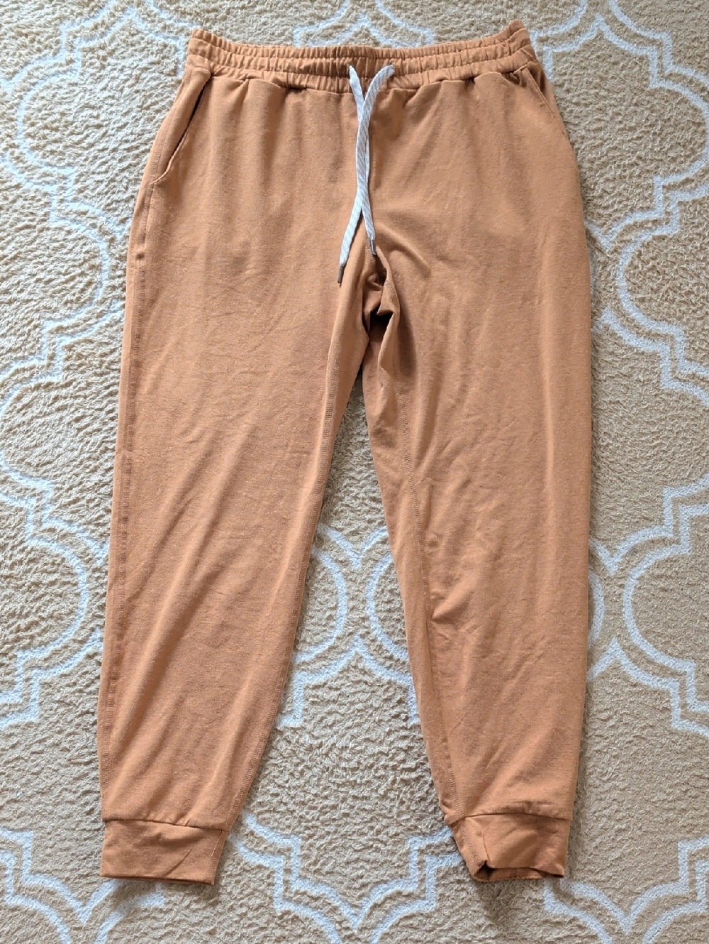 Vuori Performance Jogger Mustard EUC - Picture 2 of 5